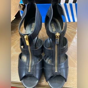 Women’s shoes size 11 micheal kors